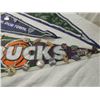 Image 5 : 3 MILWAUKEE BUCKS PENNANTS LOADED PINS VINTAGE