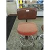 Image 1 : VINTAGE METAL SHOP WORK BENCH ADJUSTABLE STOOL