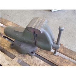 Wilton C2 Rotating Workshop Vise Opens 7