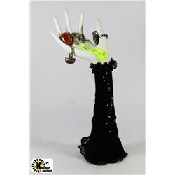 CERAMIC RING DISPLAY WITH RINGS