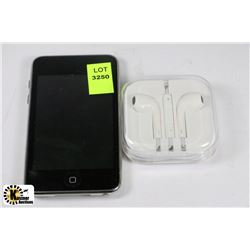 8GB APPLE IPOD & NEW EARBUD HEADPHONES WITH