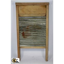 METAL AND WOOD WASHBOARD