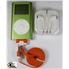 Image 1 : 4GB IPOD WITH CHARGING CABLE & NEW EARBUD