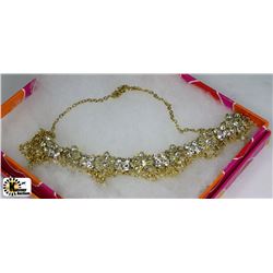 ESTATE NECKLACE WITH WHITE STONES