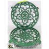 Image 1 : 2 GREEN CAST IRON POT HOLDERS