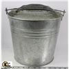 Image 1 : METAL BUCKET