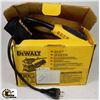 Image 1 : DEWALT PALM SANDER