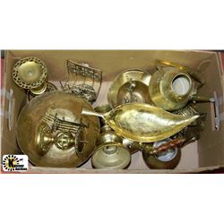 BOX WITH ASSORTED BRASS DECOR