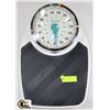 Image 1 : TAYLOR PROFESSIONAL 300LB SCALE
