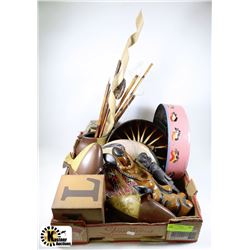 FLAT OF AFRICAN DECOR