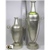 Image 1 : SET OF 2 DECORATIVE VASES