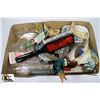 Image 1 : BOX OF ESTATE MISC ORNAMENTS