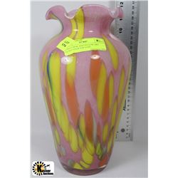 LARGE PINK AND YELLOW ART GLASS TULIP TOP VASE