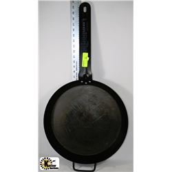 LARGE LUMBERJACK CAST IRON PAN