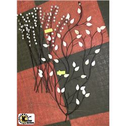 2 METAL FOLIAGE WALL HANGINGS