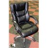 Image 1 : BLACK LEATHERETTE HYDRAULIC LIFT OFFICE CHAIR