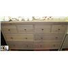Image 3 : ESTATE 8-DRAWER DRESSER WITH ROLLER