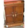 Image 1 : 2 DOOR SIDE CABINET