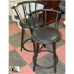 SET OF 2 SWIVEL BAR STOOLS - BLACK &