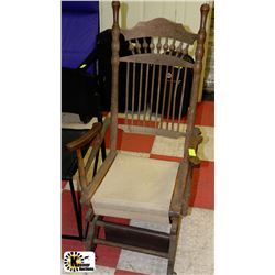 ANTIQUE ROCKING CHAIR