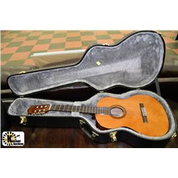 YAMAHA CS 40 ACOUSTIC GUITAR WITH CASE