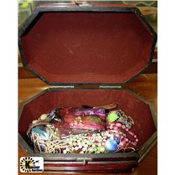 ESTATE JEWELLERY BOX WITH CONTENTS