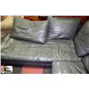 Image 3 : GREY LEATHER L-SECTIONAL SET