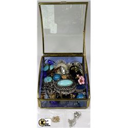 ESTATE GLASS BOX WITH FASHION JEWELLERY INCL.