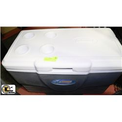 COLEMAN XTREME COOLER WITH FOUR BUILT IN CUP