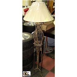WROUGHT IRON FLOOR LAMP