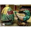 Image 1 : PORCELAIN VASE + BATHING GREEN BIRD SET
