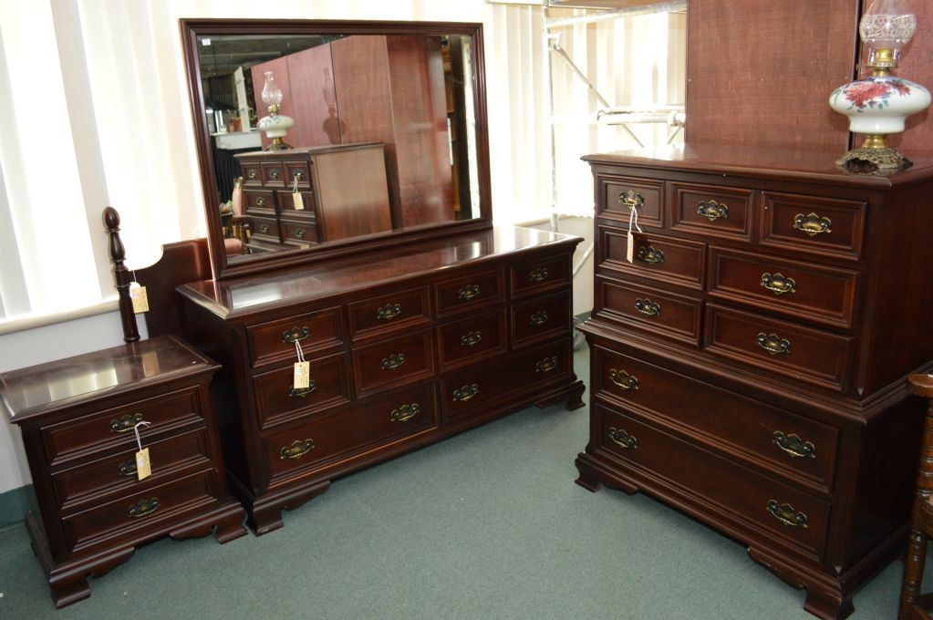 Solid mahogany Gibbard bedroom suite including eight drawer mirrored