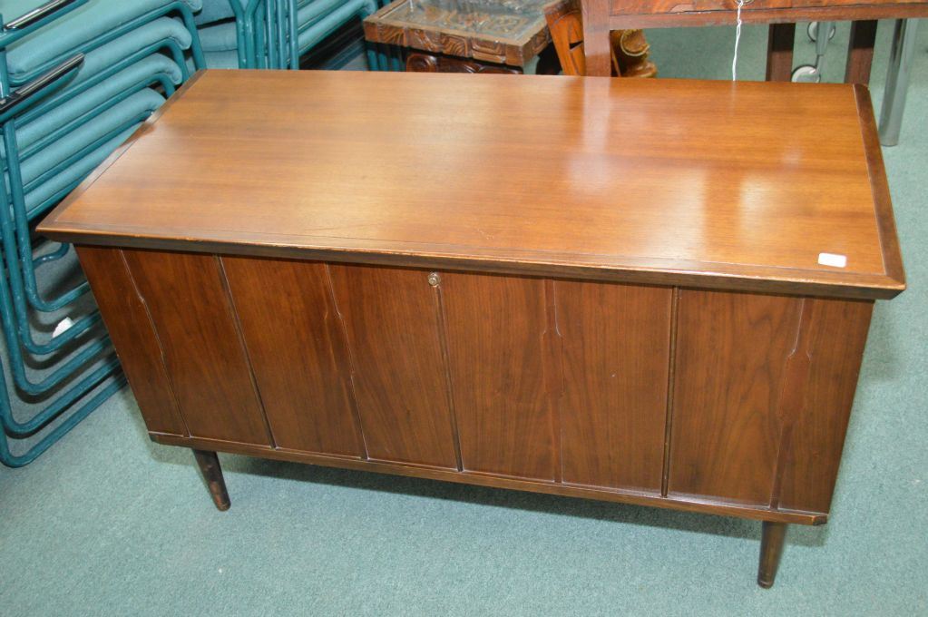 1960's cedar lined blanket chest from the Honderich Furniture Ltd.