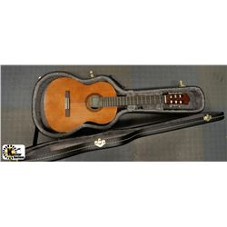 YAMAHA CS 40 ACOUSTIC GUITAR WITH CASE