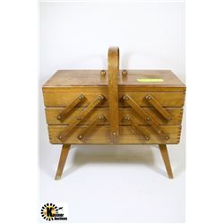 VINTAGE WOOD SEWING BOX