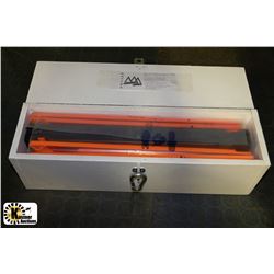 BOX WITH EMERGENCY SAFETY TRIANGLES