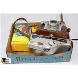 FLAT WITH 3 VINTAGE CAMERAS