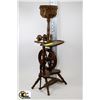Image 1 : VINTAGE SPINNING WHEEL PLANTER