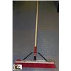 Image 1 : LARGE USA PUSH BROOM