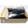 Image 1 : BOX WITH VINTAGE CLUTCH PURSES INCL.MASTERCRAFT