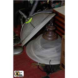 2 INDOOR LIGHT PENDANTS WITH FROSTED GLASS