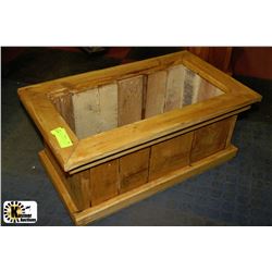 CEDAR PLANTER BOX  22"X13"X10"