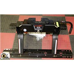 CURT 5TH WHEEL HITCH 16,000LB RATING WITH RAILS,