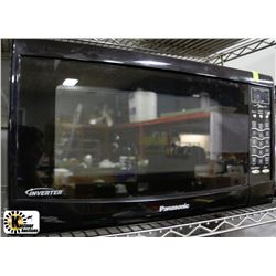 BLACK PANASONIC MICROWAVE