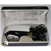Image 1 : VINTAGE PHILIPS DELUXE SHAVER W/3 SHAVING