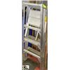 Image 1 : ALUMINUM 4' LADDER