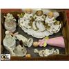 Image 1 : FLAT OF FIGURINES INCLUDING JOY TO THE WORLD LAMP