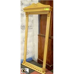 WOODEN WALL POOL CUE HOLDER