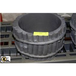 CONCRETE PAINTED POT 11"GREY