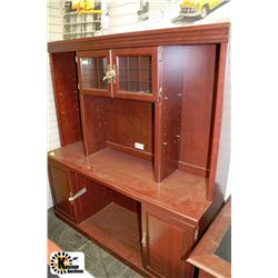 SAUDER CREDENZA W/HUTCH HERITAGE HILLS COLLECTION